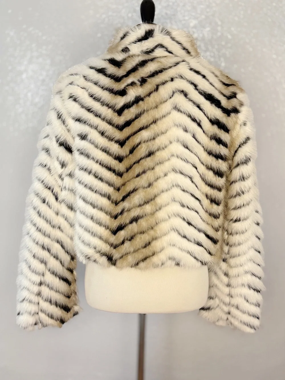 Azalea Wang Argyll Faux Fur Animal Print Coat Western Buckle Cropped Jacket - Picture 7 of 16